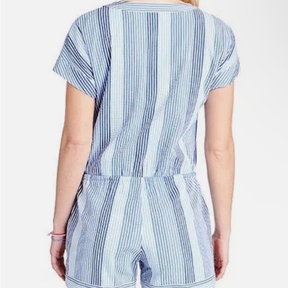 Vineyard vines seersucker romper - Picture 2 of 6